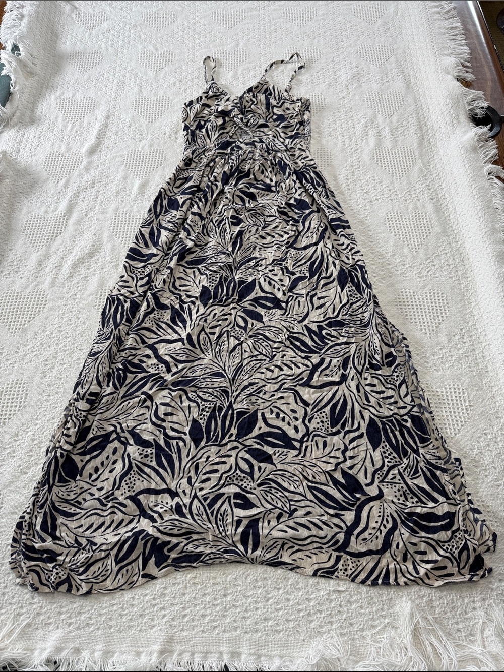 Angie Summer Keyhole Flowy Maxi Dress (S)